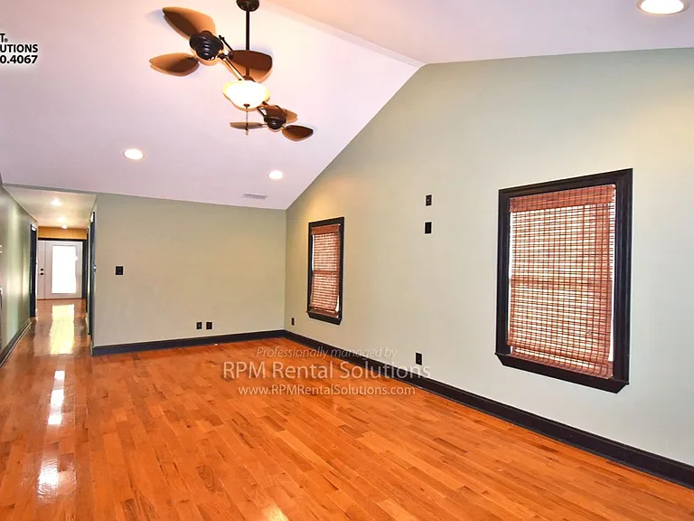 304 Jakes Ave — Photo 11