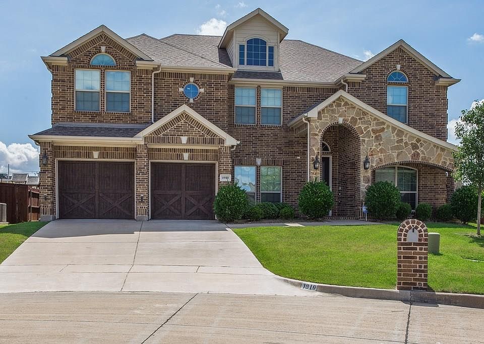 1st image of 1910 Empire Cir
