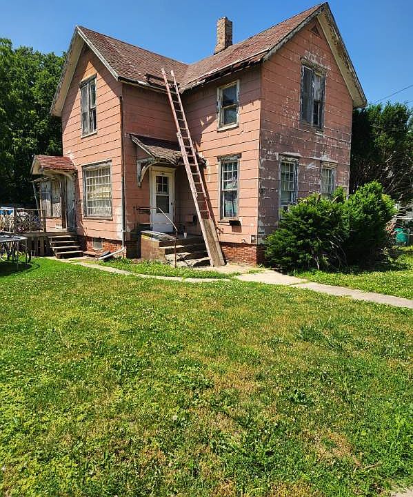 1st image of 106 Lincoln St