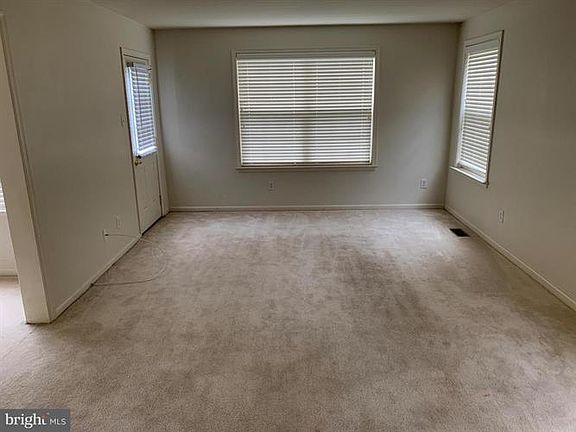 2nd image of 1623 Briarwood Dr #129