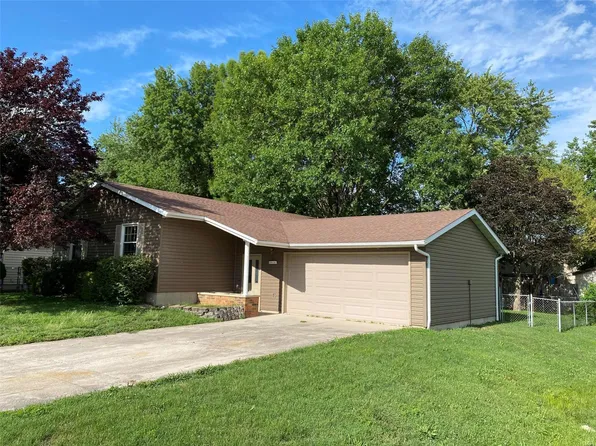 312 N 9th St, New Baden, IL 62265