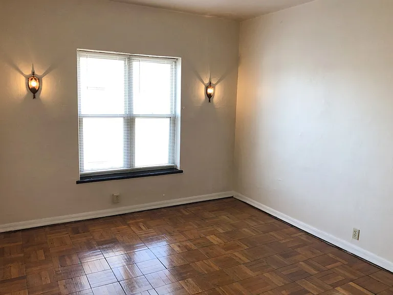 The Bauer Apartments — Photo 5