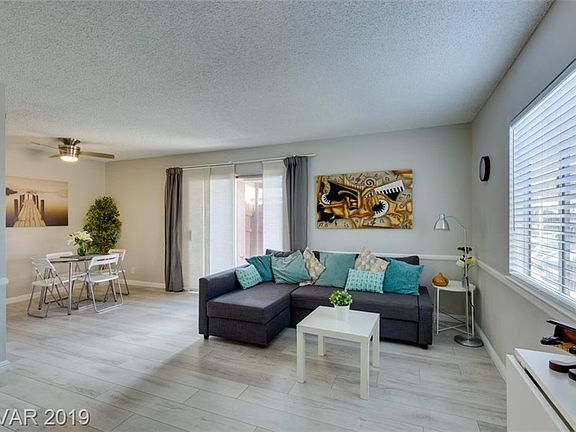 2nd image of 3677 Villa Knolls East Dr