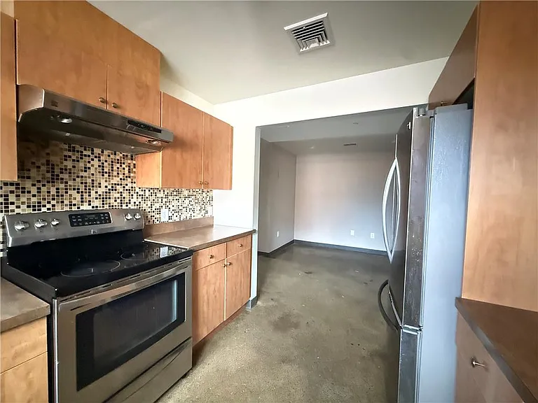 128 N 8th St #3E — Photo 6