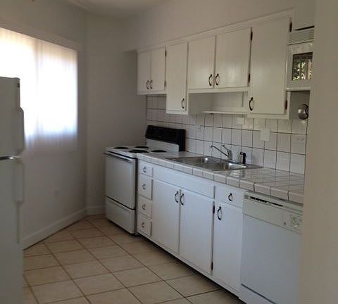 3rd image of 150 E Lake St APT 14B