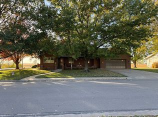 329 S Adams Ave, Pretty Prairie, KS 67570