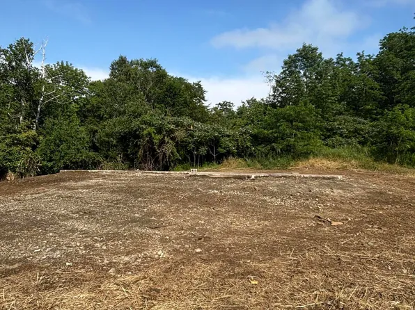883 River Road, Bucksport, ME 04416