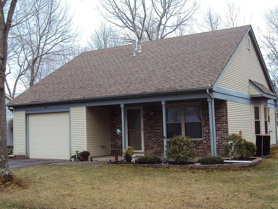 1st image of 529 Petunia Lane N