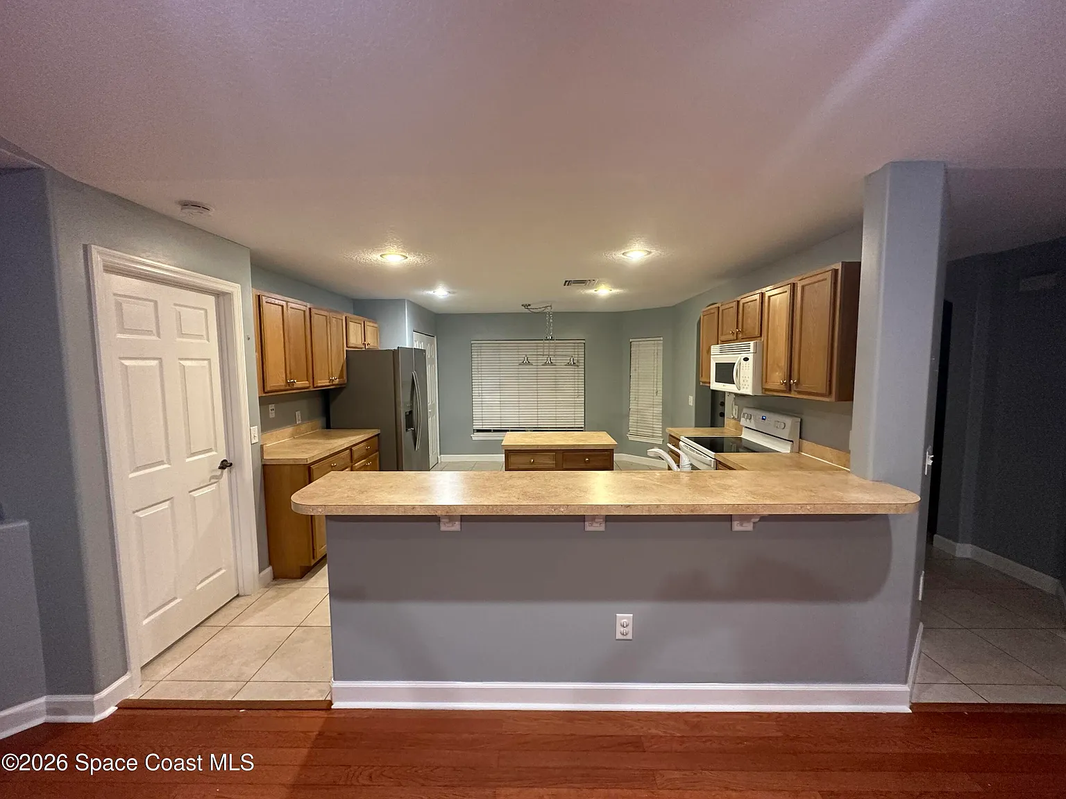 3 bed, 2.0 bath, 1610 sqft, $2,500 — Photo 4