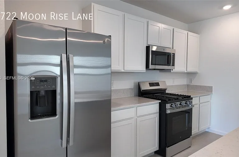 10722 Moon Rise Ln — Photo 1