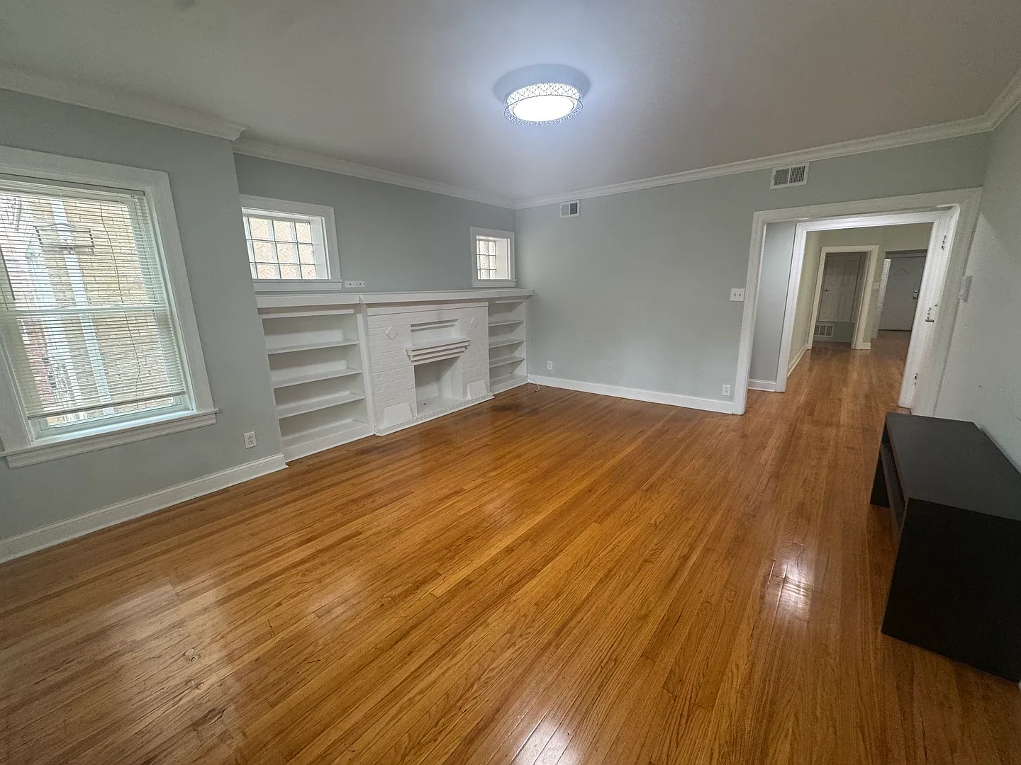 2 bed, 1500 sqft, $2,250 — Photo 3