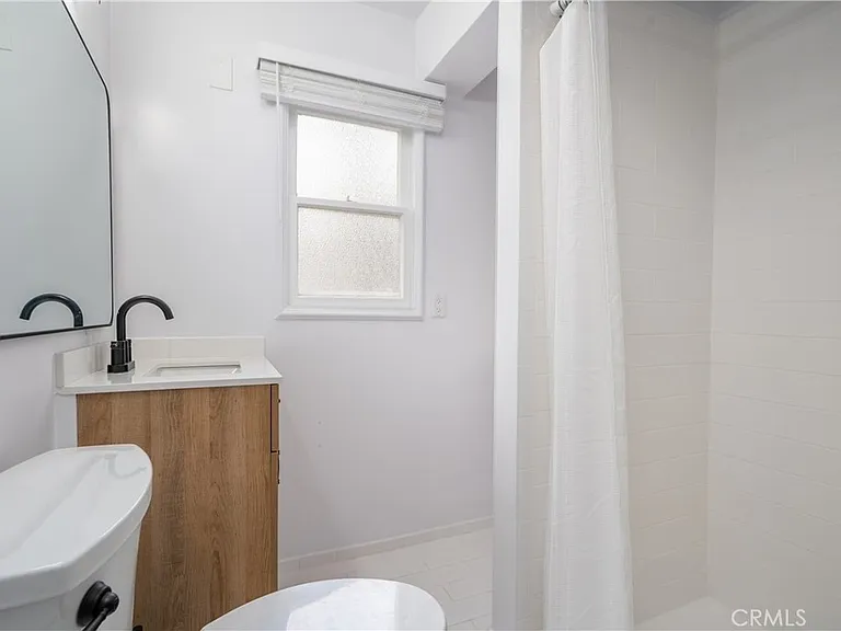 265 N Swall Dr — Photo 15