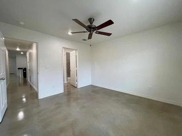 2317 Zanoletti Dr — Photo 30