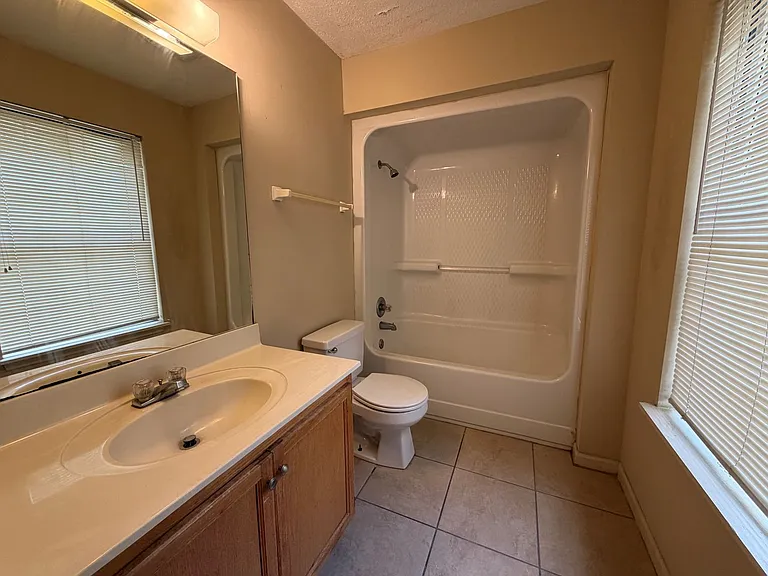 332 W Glenn Ave — Photo 7