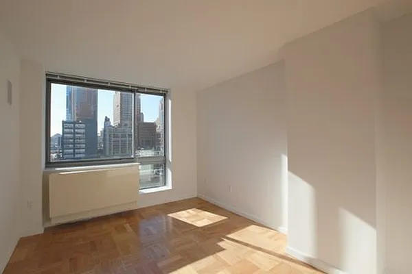 Rented by Bklyn Gold Leasing Office | media 25