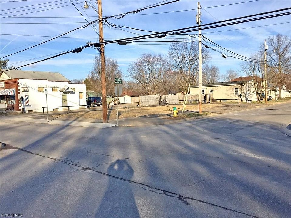 2nd image of 1329 Broadway Ave