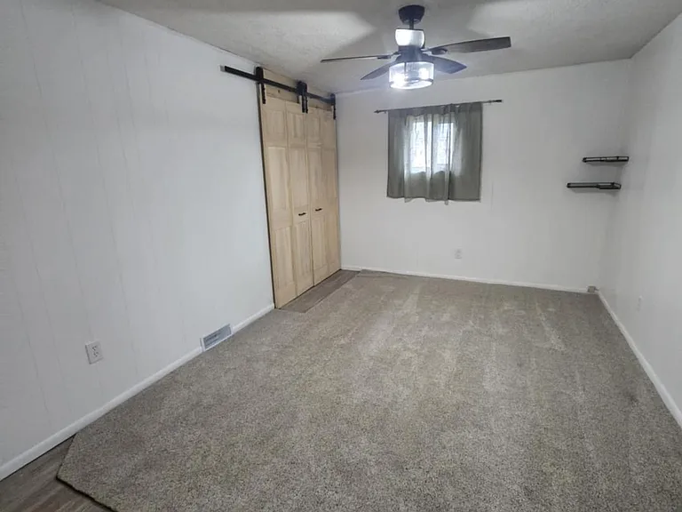 704 S Cedar St — Photo 15