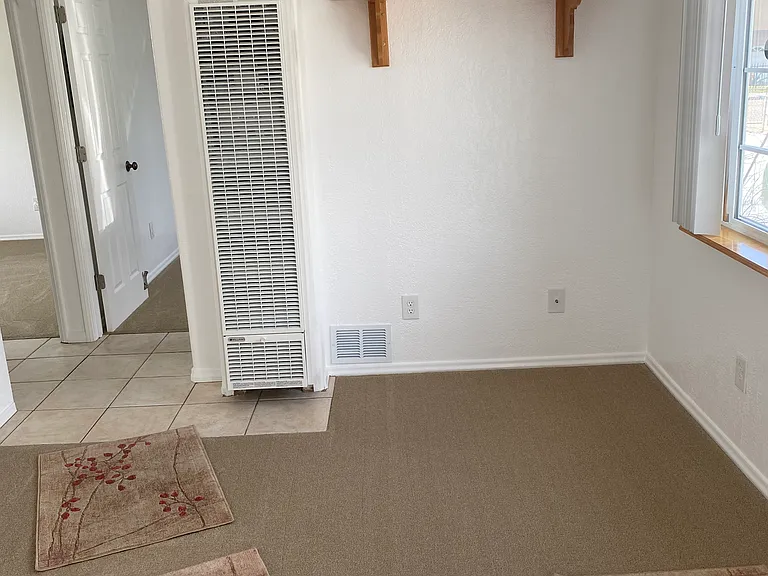 913-15 Florence St #913 — Photo 13