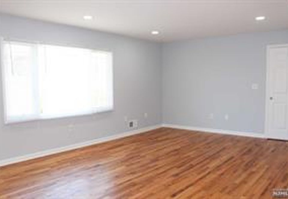 2nd image of 40 Chestnut St Floor 2