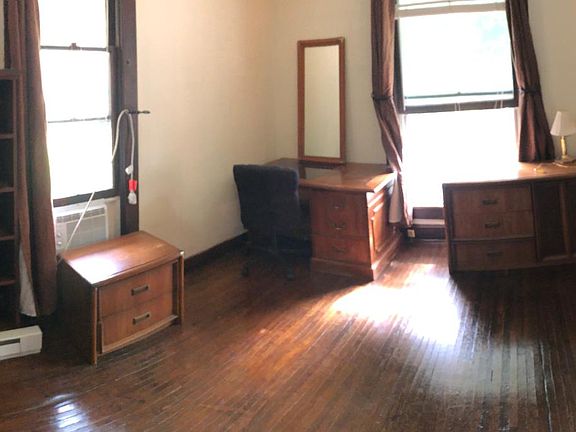 4th image of 510 S Woodlawn Ave APT 16