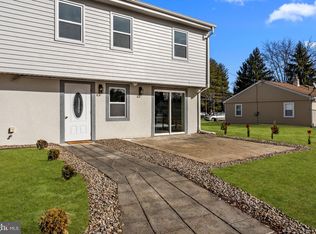 537 W County Line Rd, Hatboro, PA 19040