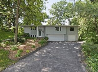 4056 Hunters Hill Way, Minnetonka, MN 55345