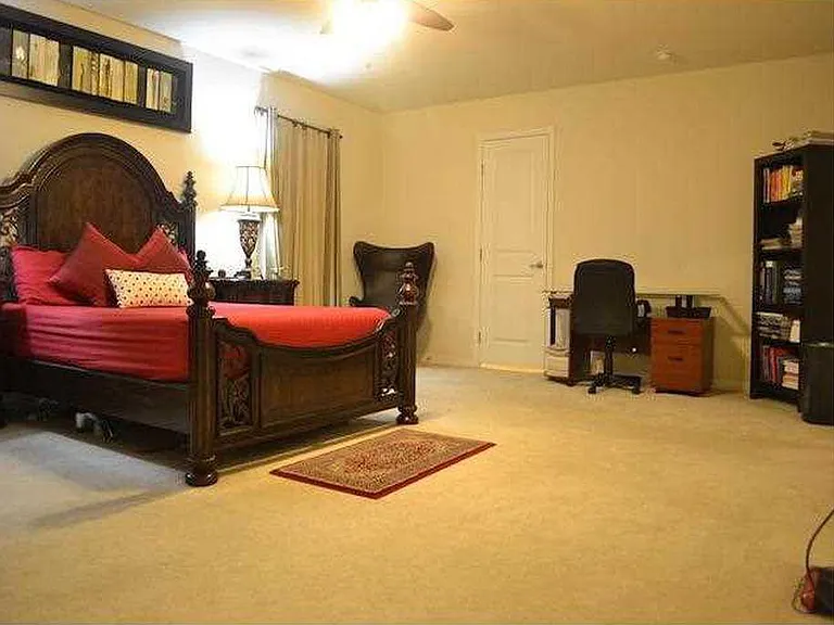 Master Bedroom with 2 walk in closets