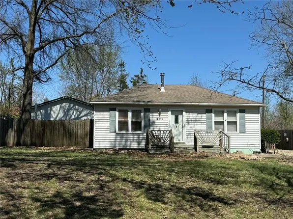 206 E Alberta St, Mc Louth, KS 66054