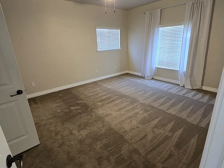 358 E Wayne Ct — Photo 14