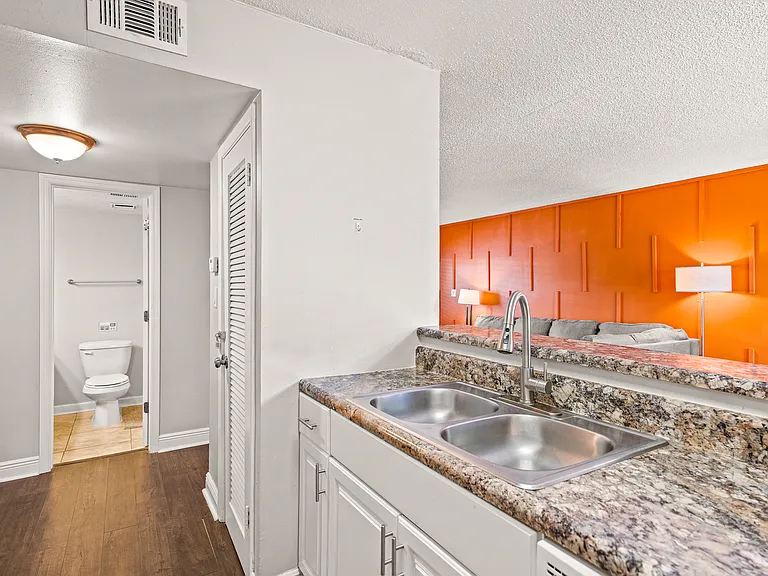 4303 W North A St #206 — Photo 9