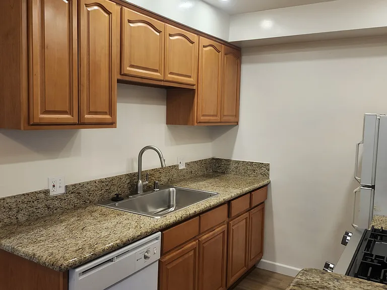 220 N Electric Ave #8 — Photo 6