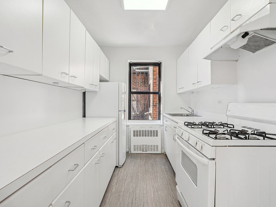 1st image of 2400 Webb Ave APT 2A