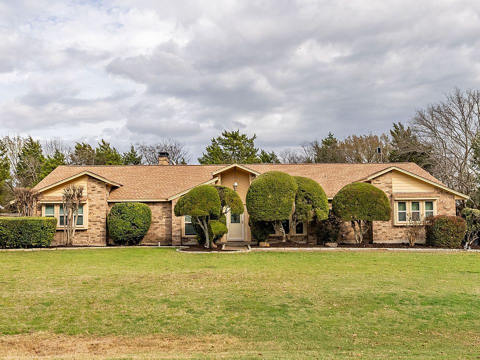 1st image of 328 Shadowwood Trl