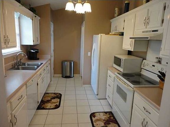 3rd image of 83 Whisper Dr