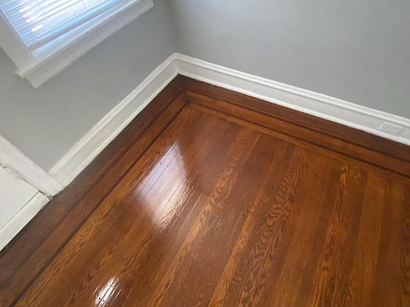 5th image of 5205 Glenloch St