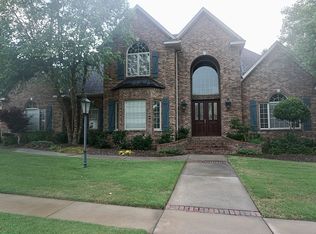 2667 N Candlewood Dr, Fayetteville, AR 72703