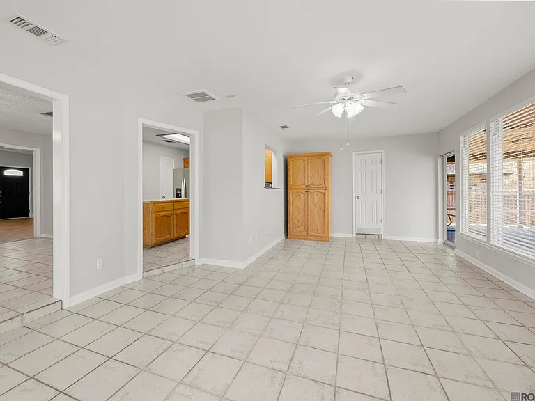18596 White Oak Dr — Photo 8