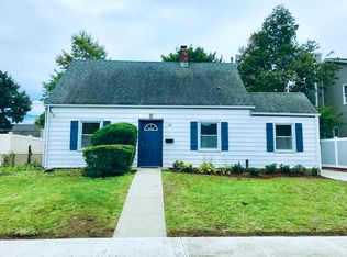 52 Corncrib Ln, Levittown, NY 11756