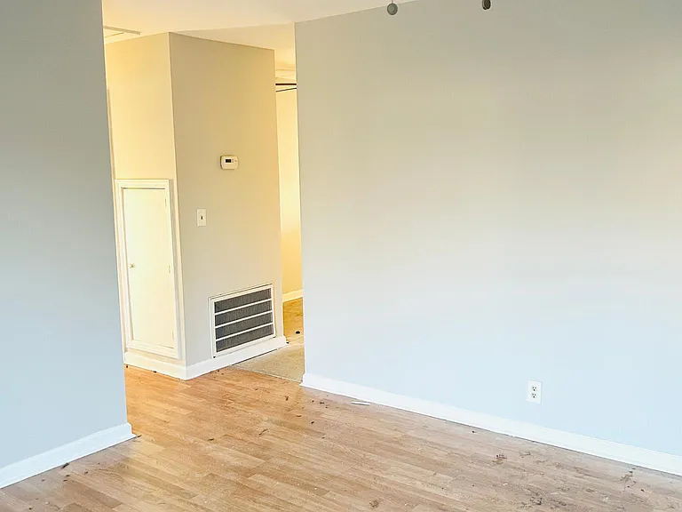 5500 Rustic Way — Photo 2
