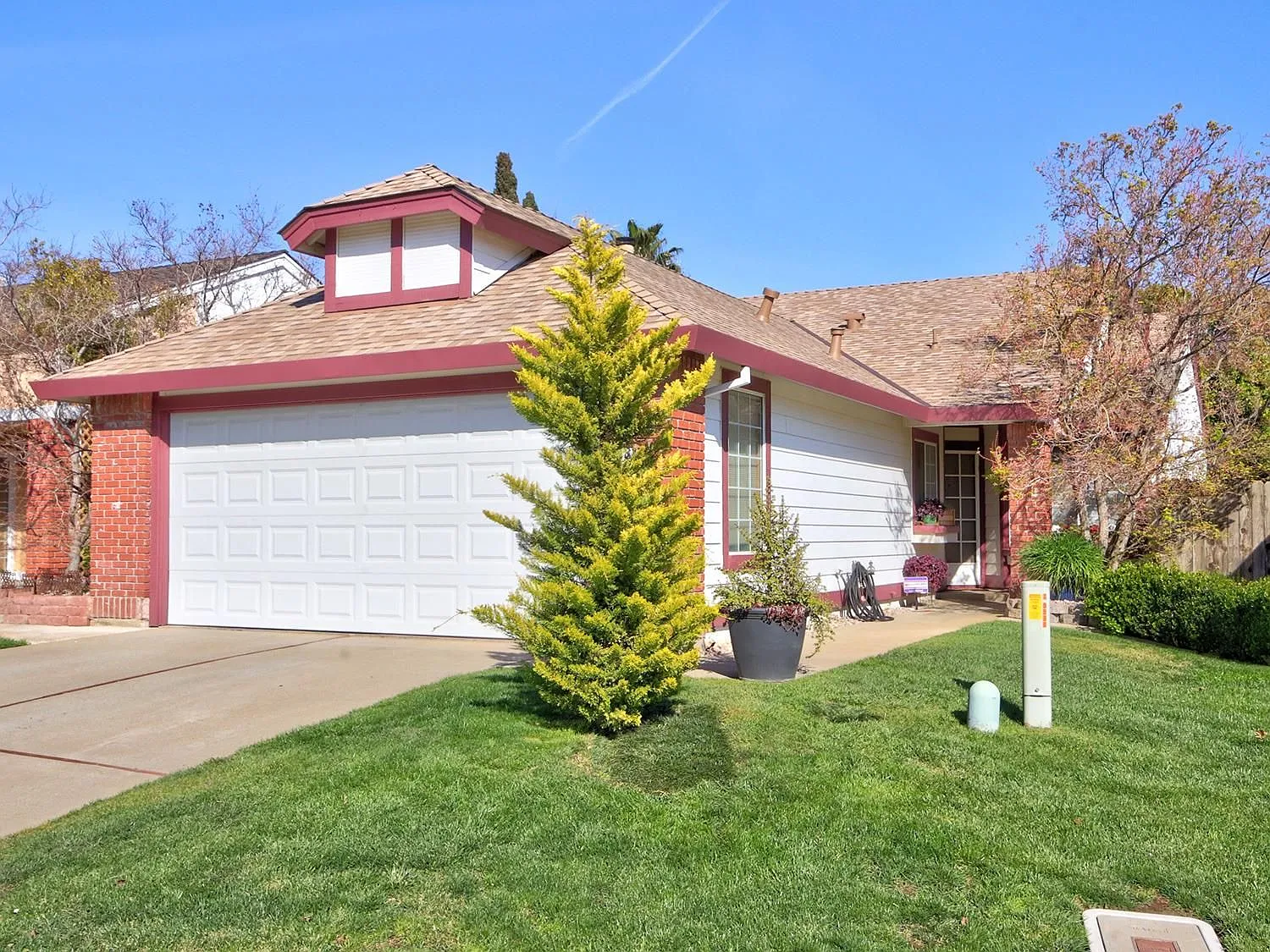 8228 Cashel Way photo 1