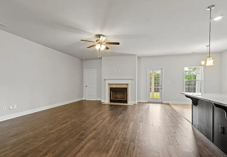 292 Abercorn Dr — Photo 7