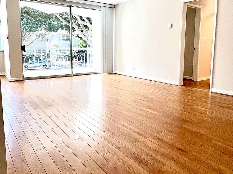 817 2nd St #101 — Photo 5