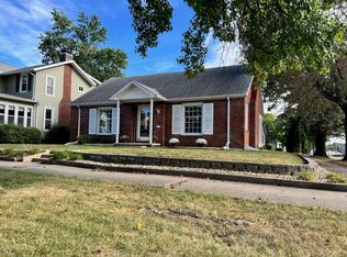1121 Lafayette Ave, Mattoon, IL 61938