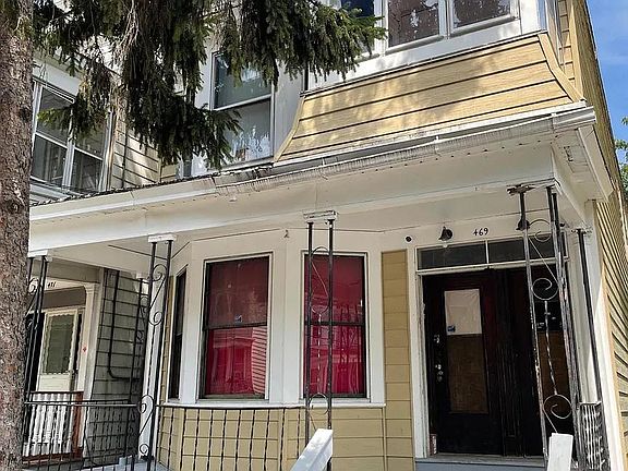 3rd image of 469 Hudson Ave