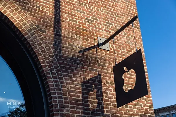 Sold by MNS | media 28