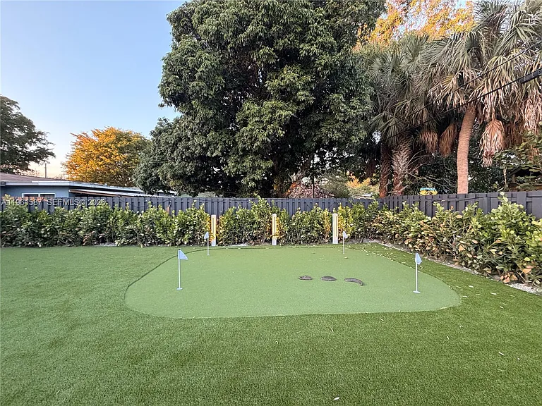 920 SW 50th Ave — Photo 28
