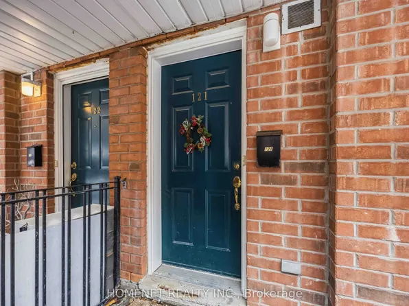 415 Jarvis St #121, Toronto, ON M4Y 3C1