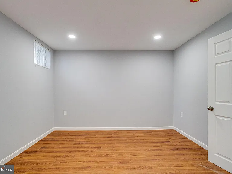 1359 Raleigh Dr — Photo 46