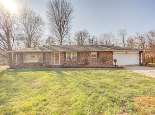 38 Saint Rose Dr, Collinsville, IL