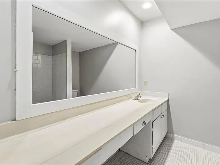 6851 Roswell Rd #D15 — Photo 10